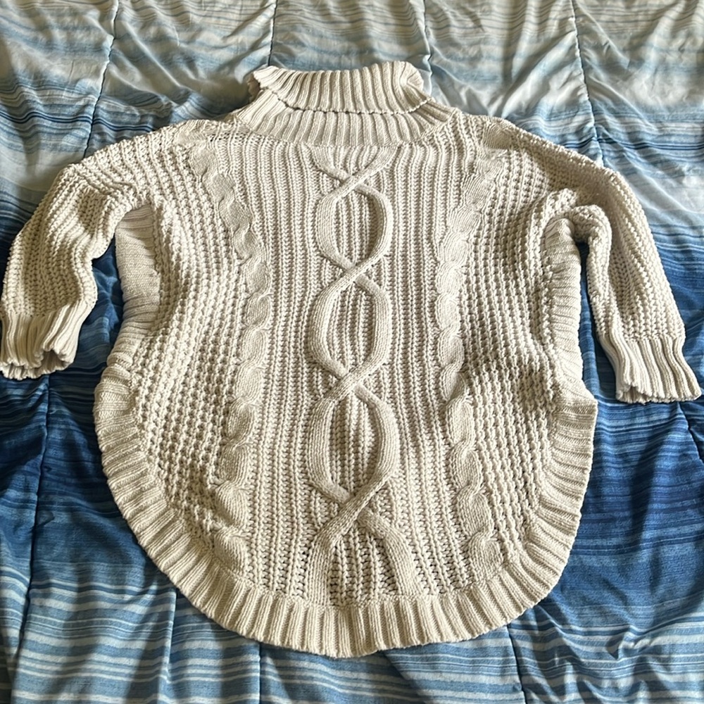 Women’s sweater size medium